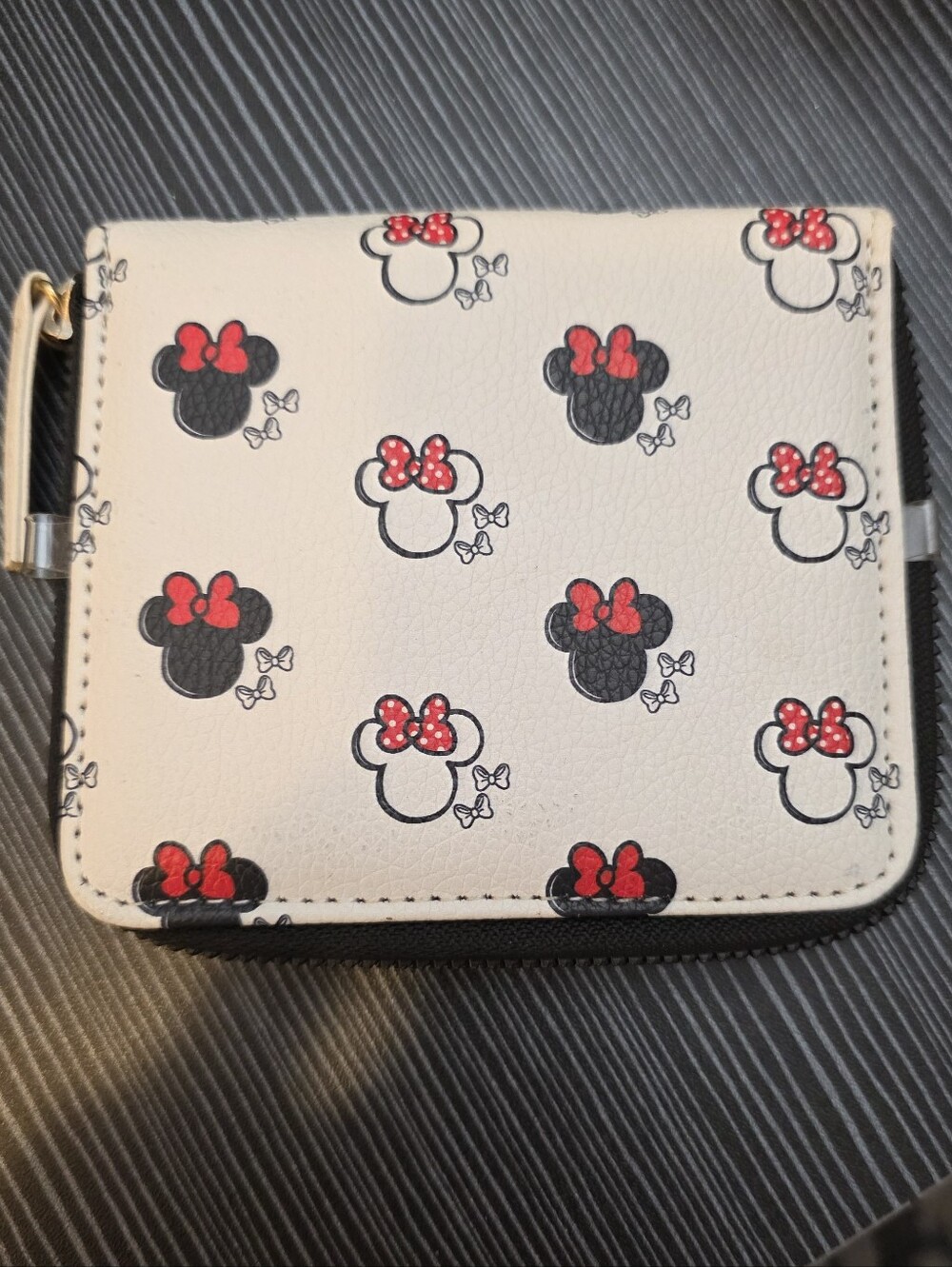 Disney Minnie Mouse Bifold Zip Wallet, Brand: Fast Forward New York made 4Disney
